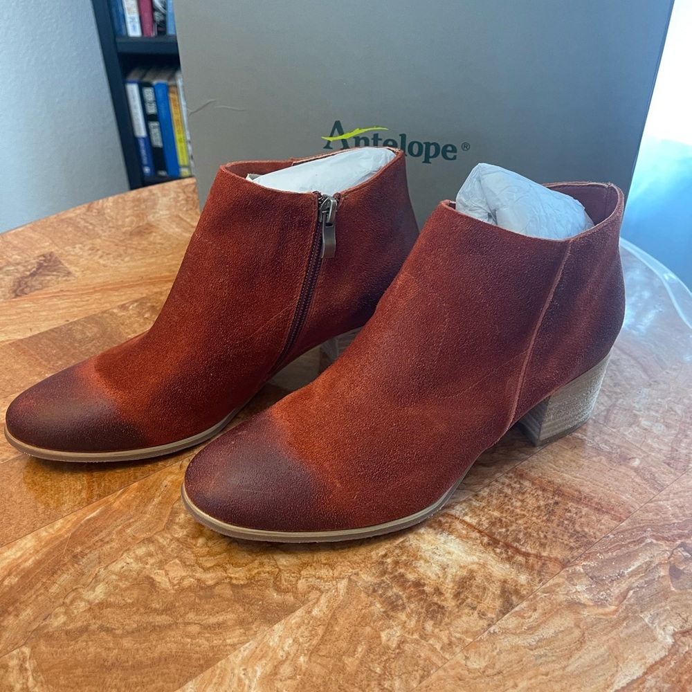 Antelope shoes